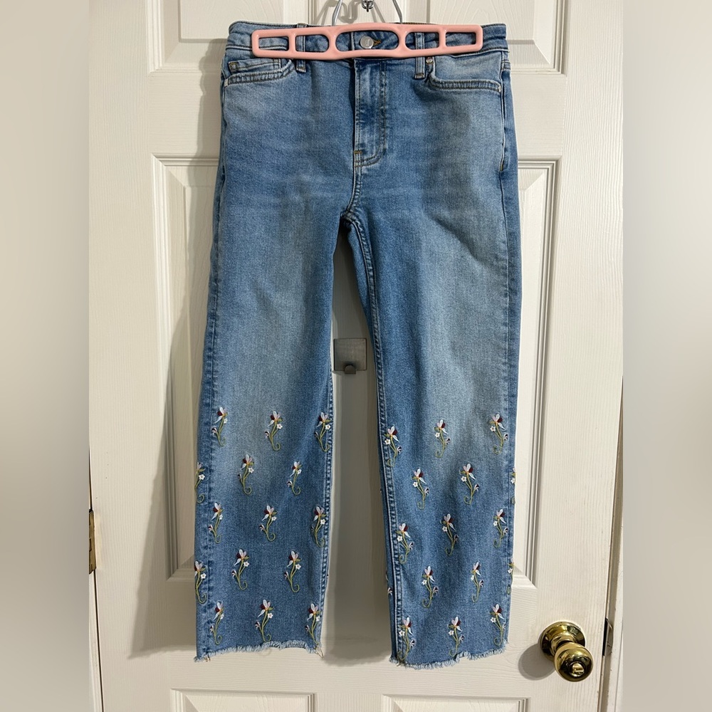 Pilcro & the Letterpress by Anthropologie Size 25x23 Embroidered Cropped Jeans